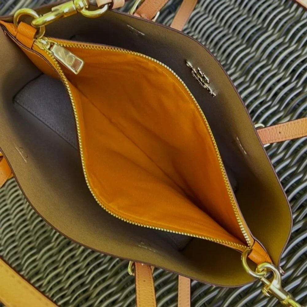 Coach C4084 Mollie Tote 25 Faded Blush - Picture 12 of 12